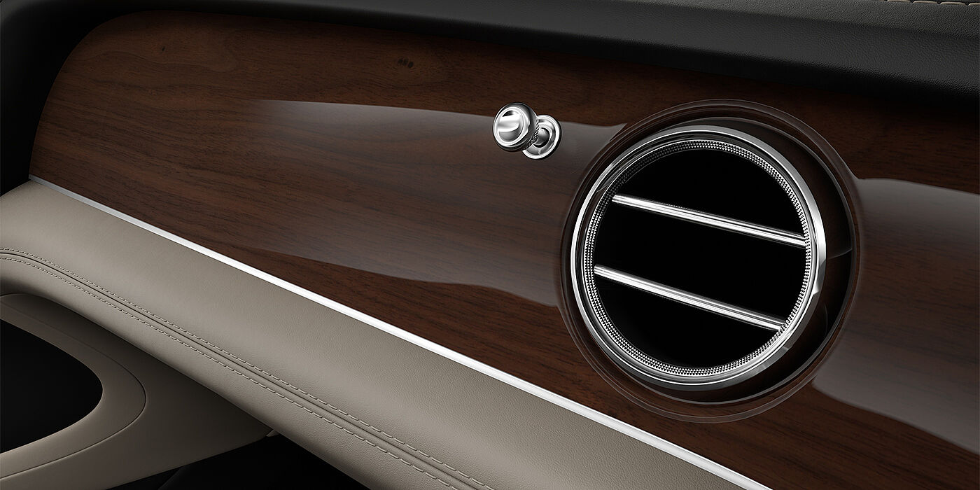 Emil Frey Exclusive Cars GmbH | Bentley München Bentley Bentayga SUV veneer detail in Crown Cut Walnut 