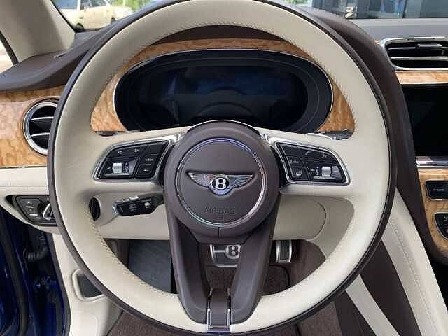 30:Bentley Bentayga V8, SUV, Sequin Blue, Emil Frey Exclusive Cars GmbH | Bentley München