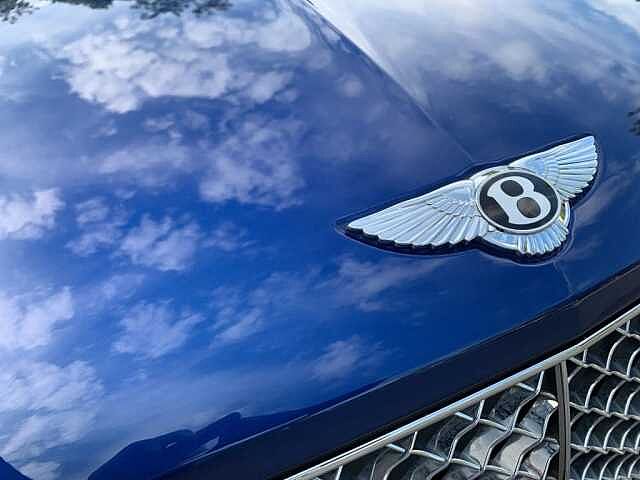 35:Bentley Bentayga V8, SUV, Sequin Blue, Emil Frey Exclusive Cars GmbH | Bentley München