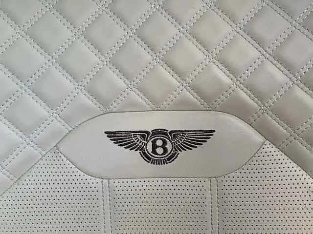 29:Bentley Bentayga V8, SUV, Sequin Blue, Emil Frey Exclusive Cars GmbH | Bentley München