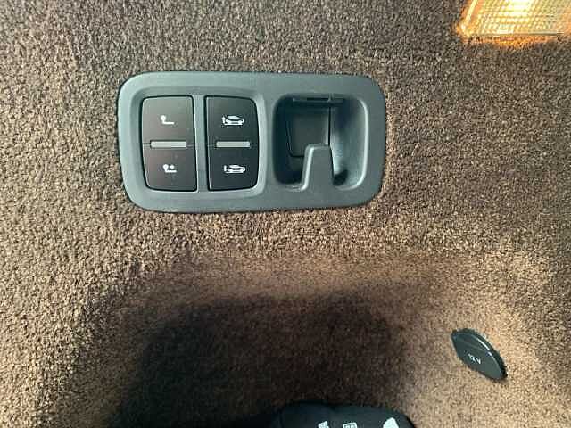 22:Bentley Bentayga V8, SUV, Sequin Blue, Emil Frey Exclusive Cars GmbH | Bentley München