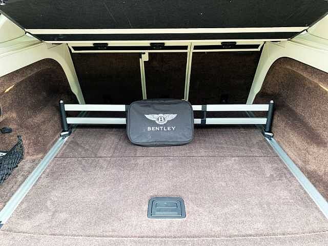 12:Bentley Bentayga V8, SUV, Sequin Blue, Emil Frey Exclusive Cars GmbH | Bentley München