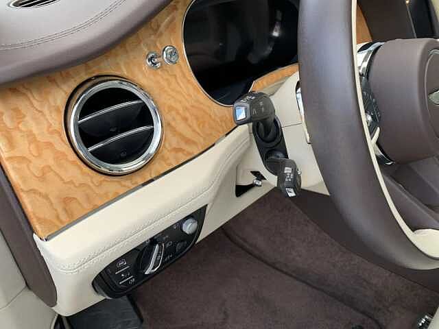 33:Bentley Bentayga V8, SUV, Sequin Blue, Emil Frey Exclusive Cars GmbH | Bentley München