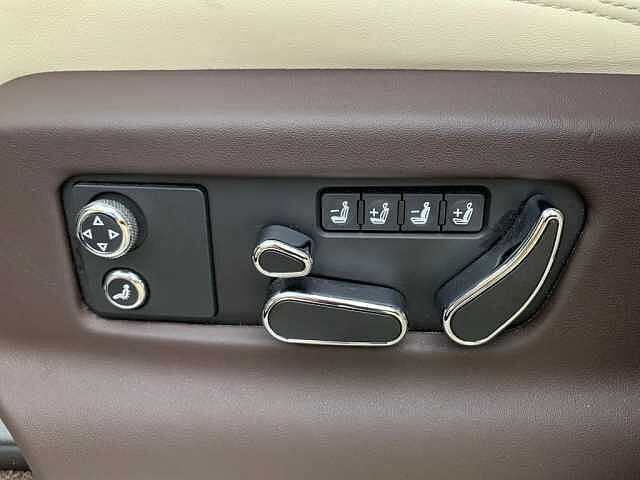 23:Bentley Bentayga V8, SUV, Sequin Blue, Emil Frey Exclusive Cars GmbH | Bentley München