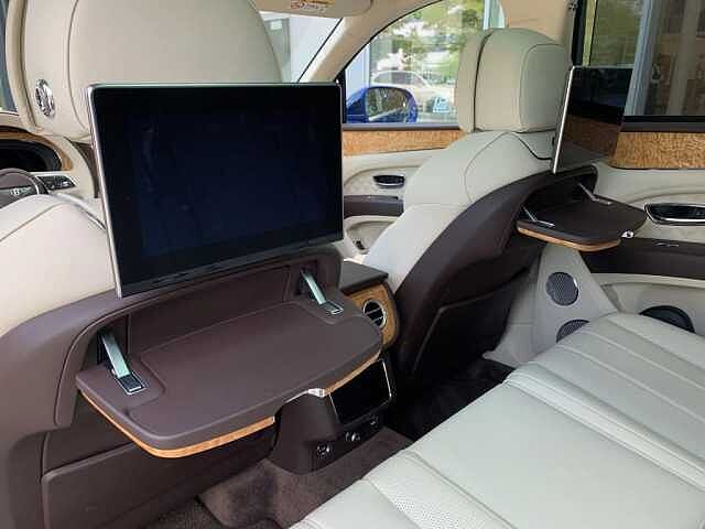 34:Bentley Bentayga V8, SUV, Sequin Blue, Emil Frey Exclusive Cars GmbH | Bentley München