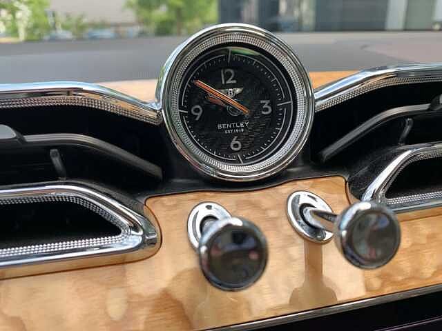 28:Bentley Bentayga V8, SUV, Sequin Blue, Emil Frey Exclusive Cars GmbH | Bentley München